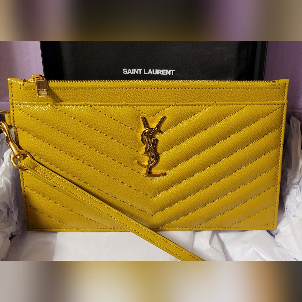 YSL MONOGRAM LARGE POUCH IN GRAIN DE POUDRE CHARTREUSE (2022)